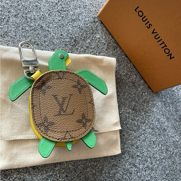 Limited edition Pharrell for Louis Vuitton SS24 Turtle Charm - Picture 4 of 6